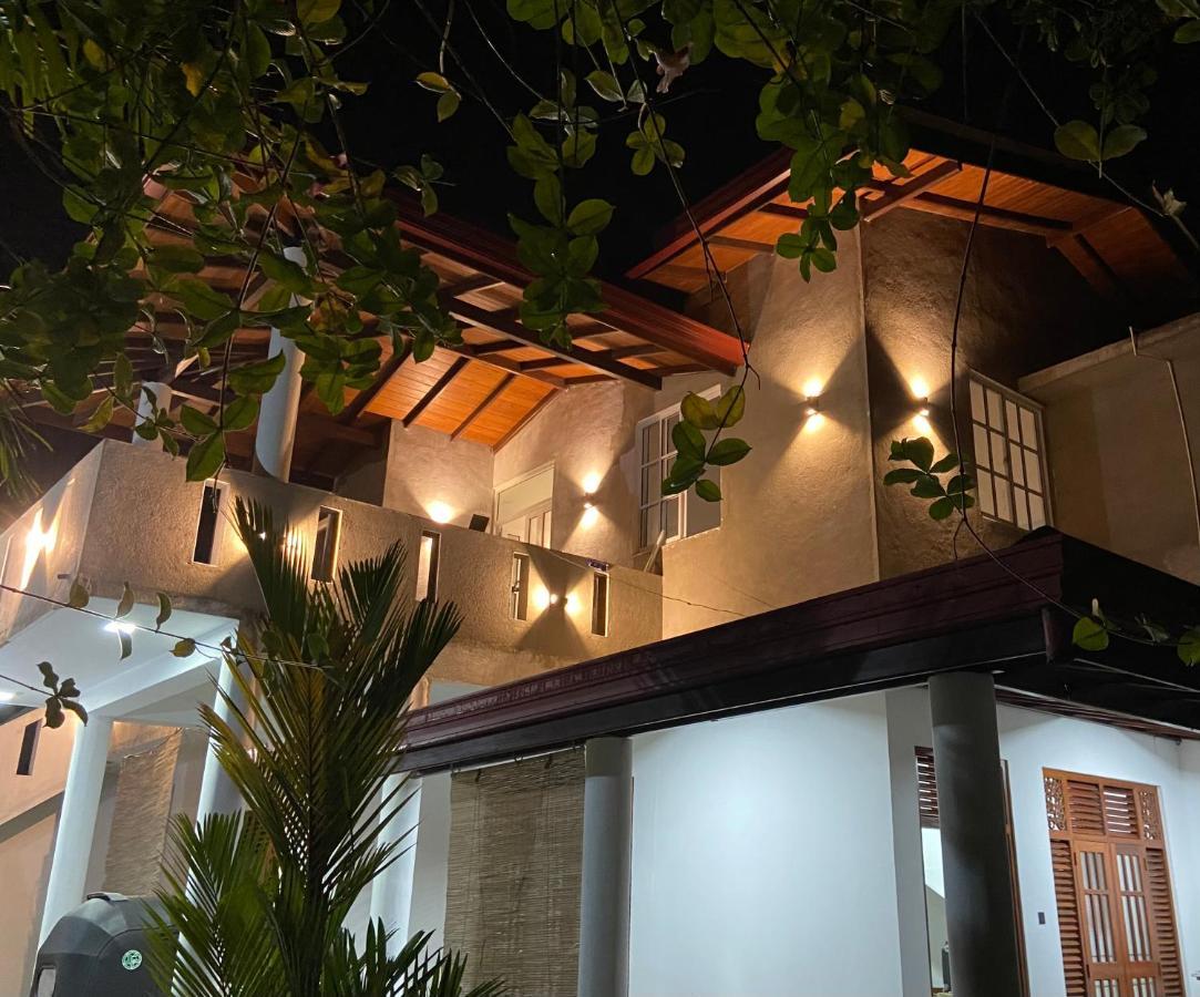 Mirissa Gold Rush Villa Buitenkant foto