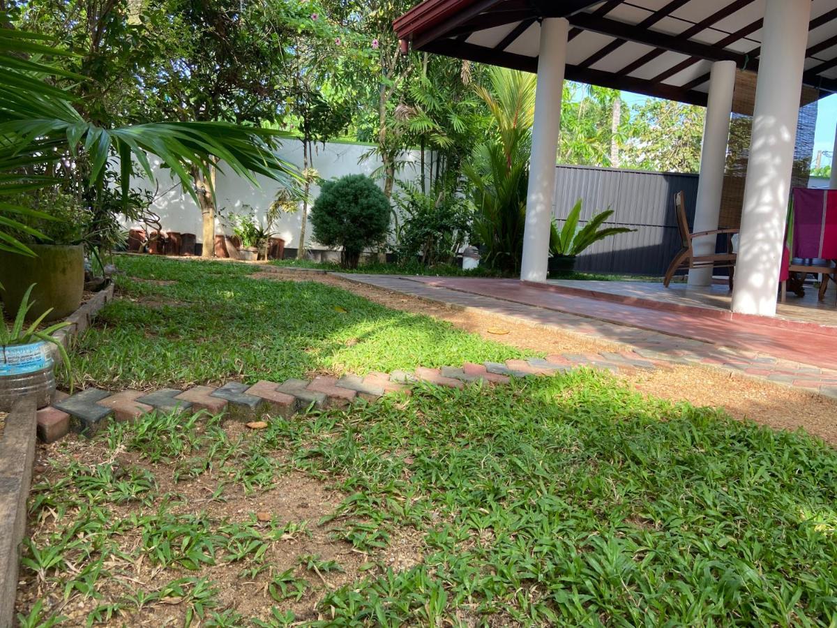 Mirissa Gold Rush Villa Buitenkant foto