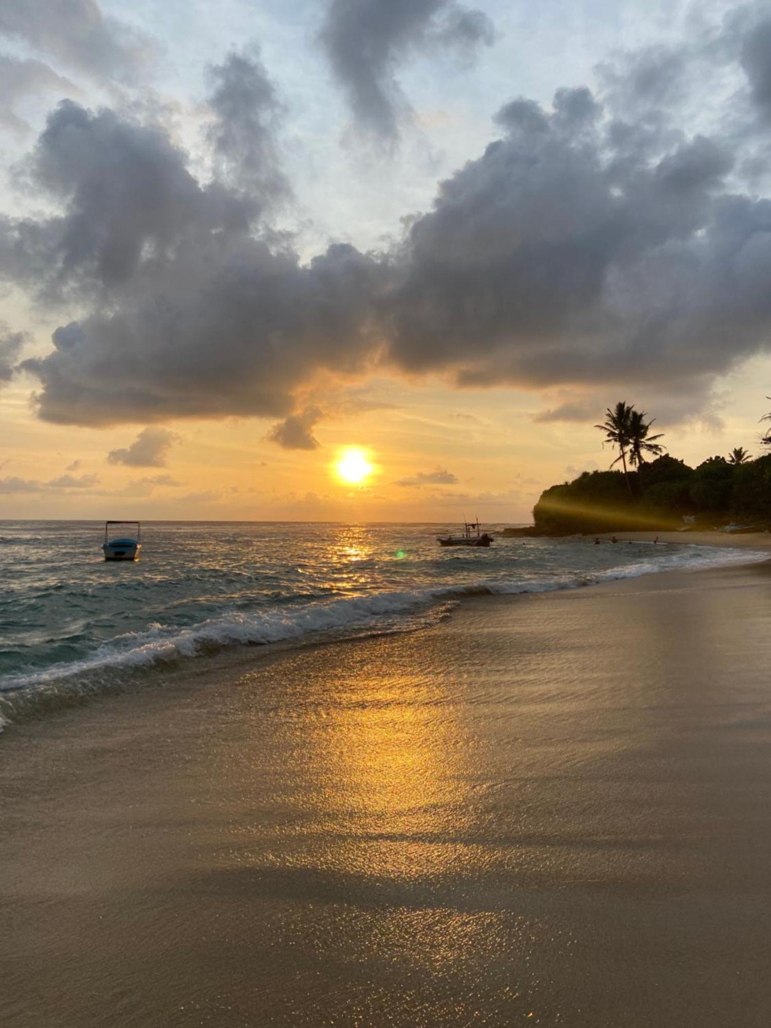 Mirissa Gold Rush Villa Buitenkant foto
